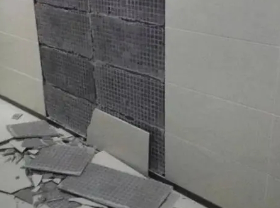 双柏瓷砖空鼓维修公司分享下双柏墙砖松动维修的知识